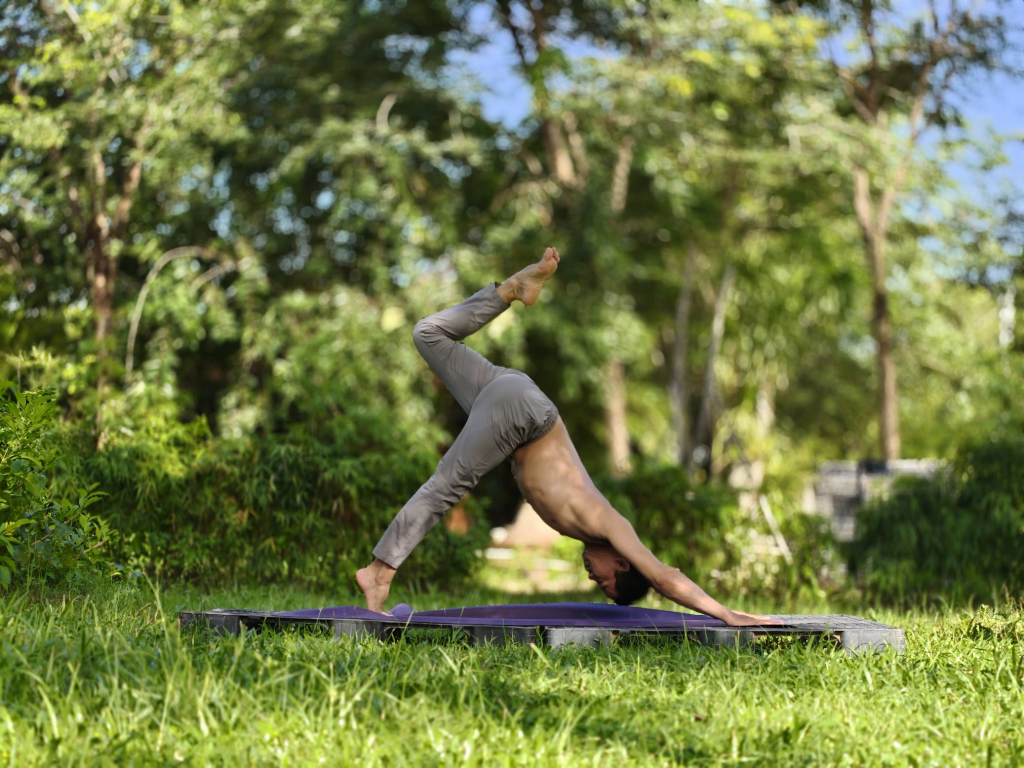 The Yoga Pillar Series: Khi Bài Tập Là Một Bản Nhạc Không Lời