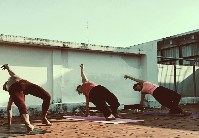 The Yoga Pillar Series: Hãy Cho Mình Bàn Tay Biết Lắng Nghe