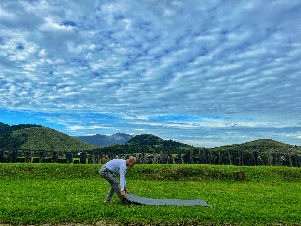 Ngọn Lửa Thầm Lặng: Chuyện Người Thầy Tự Soi&nbsp;Mình