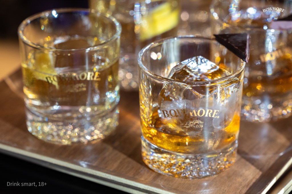 Dư vị của khói và bản hòa ca trong đáy&nbsp;cốc