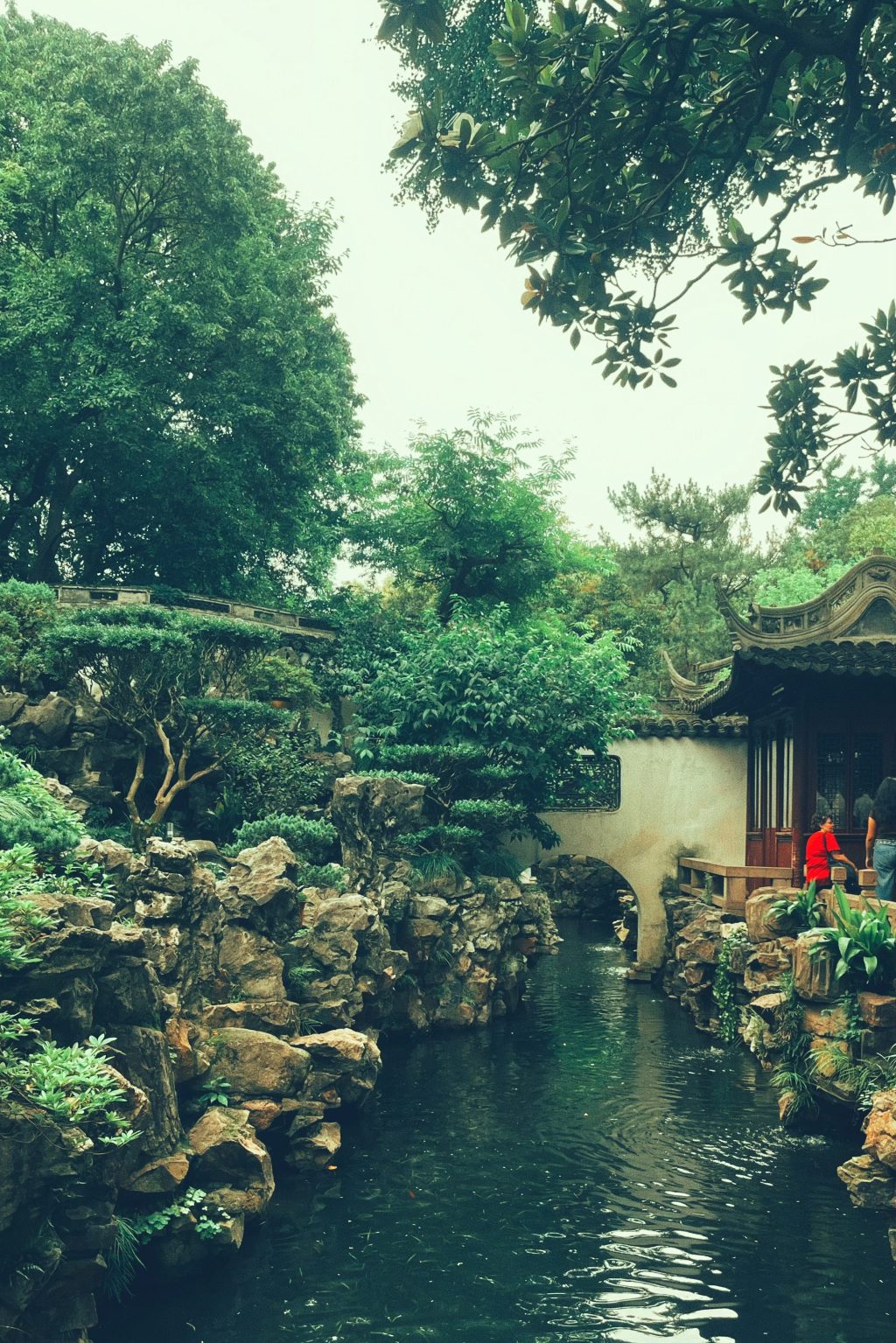 Yuyuan Garden, A Realm of Tranquility Hidden Amidst the Splendor